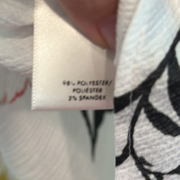 Like new Large Ann Taylor ivory sheer long sleeve blouse. 98% poly 2% spandex - Picture 9 of 9